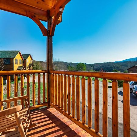 Full Equipped Cabin With A Pool And Game Room Smokies Views Gatlinburg Buitenkant foto