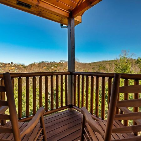 Full Equipped Cabin With A Pool And Game Room Smokies Views Gatlinburg Buitenkant foto