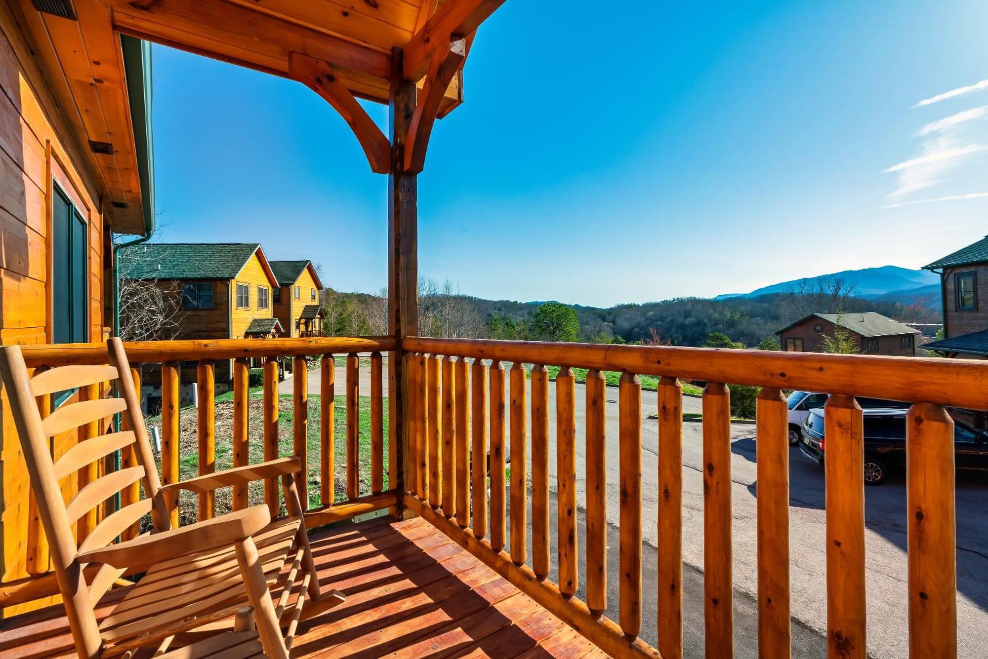 Full Equipped Cabin With A Pool And Game Room Smokies Views Gatlinburg Buitenkant foto