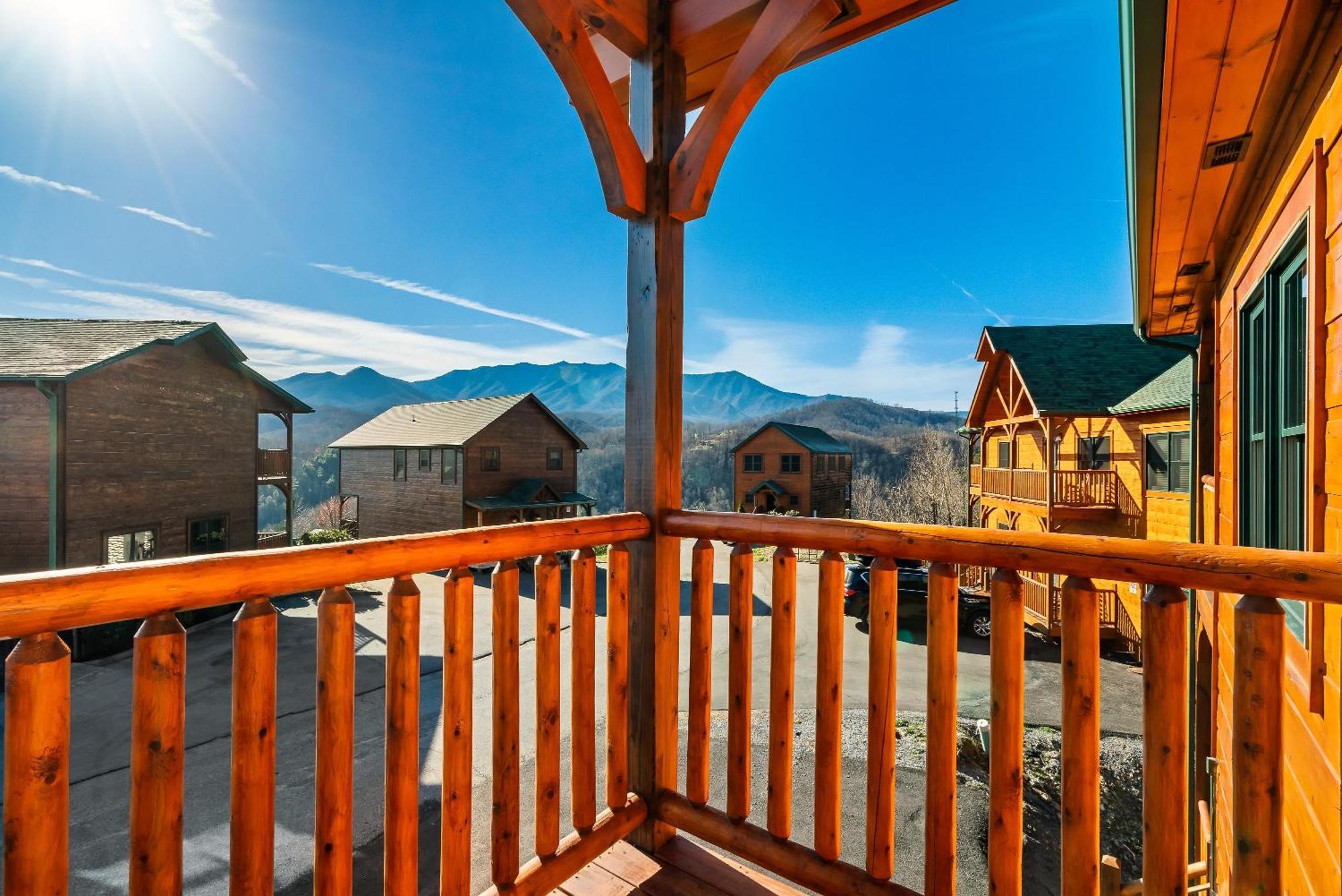 Full Equipped Cabin With A Pool And Game Room Smokies Views Gatlinburg Buitenkant foto