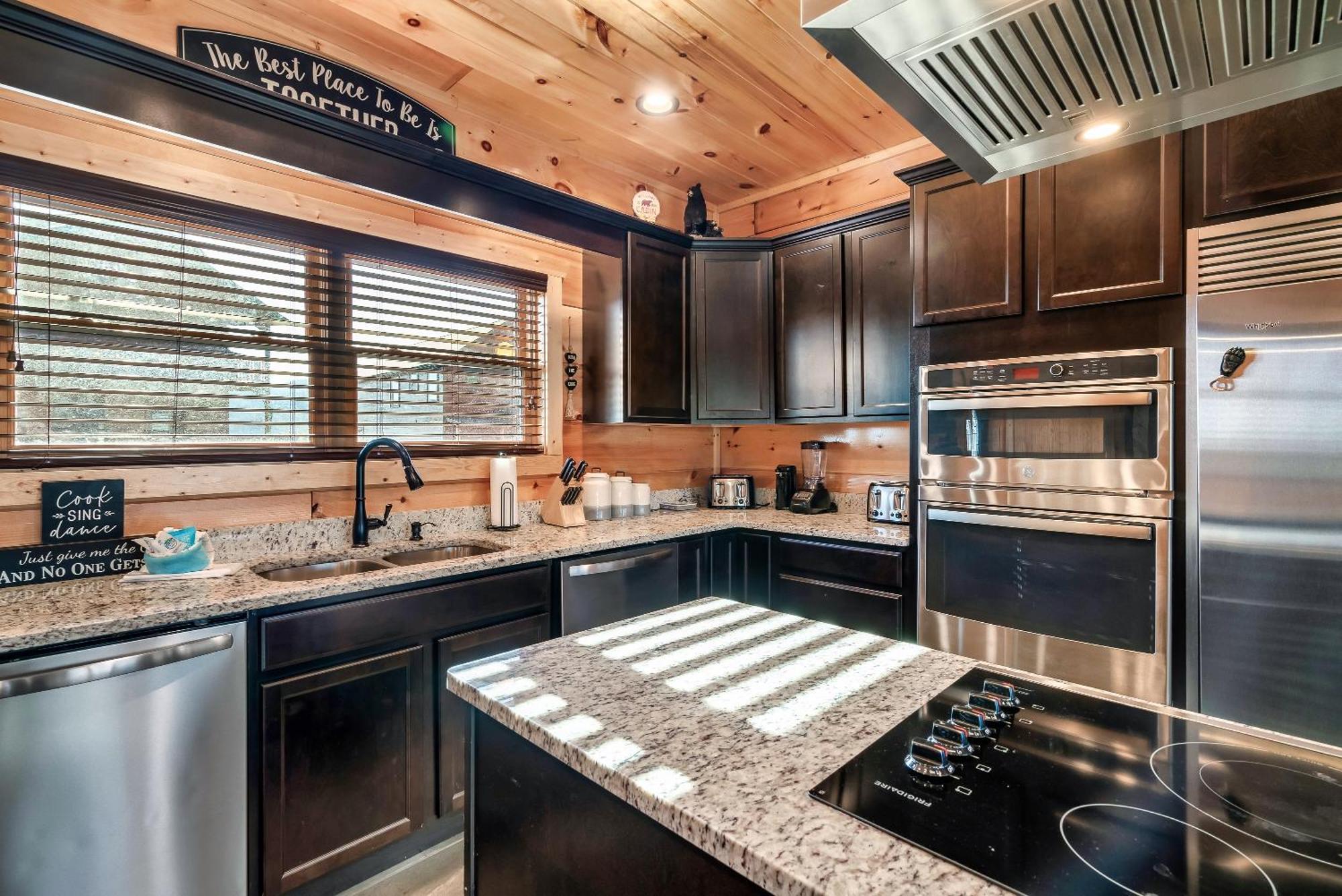 Full Equipped Cabin With A Pool And Game Room Smokies Views Gatlinburg Buitenkant foto